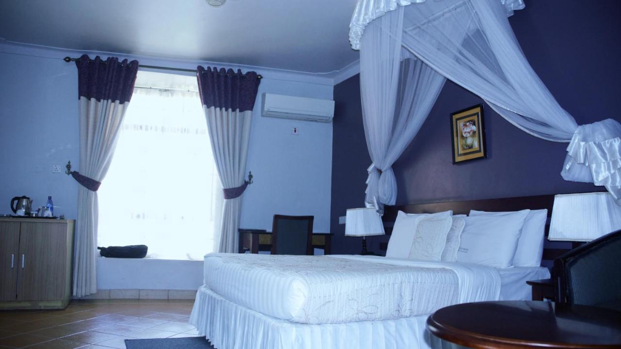 Silver Springs Hotel คัมพาลา ภายนอก รูปภาพ
